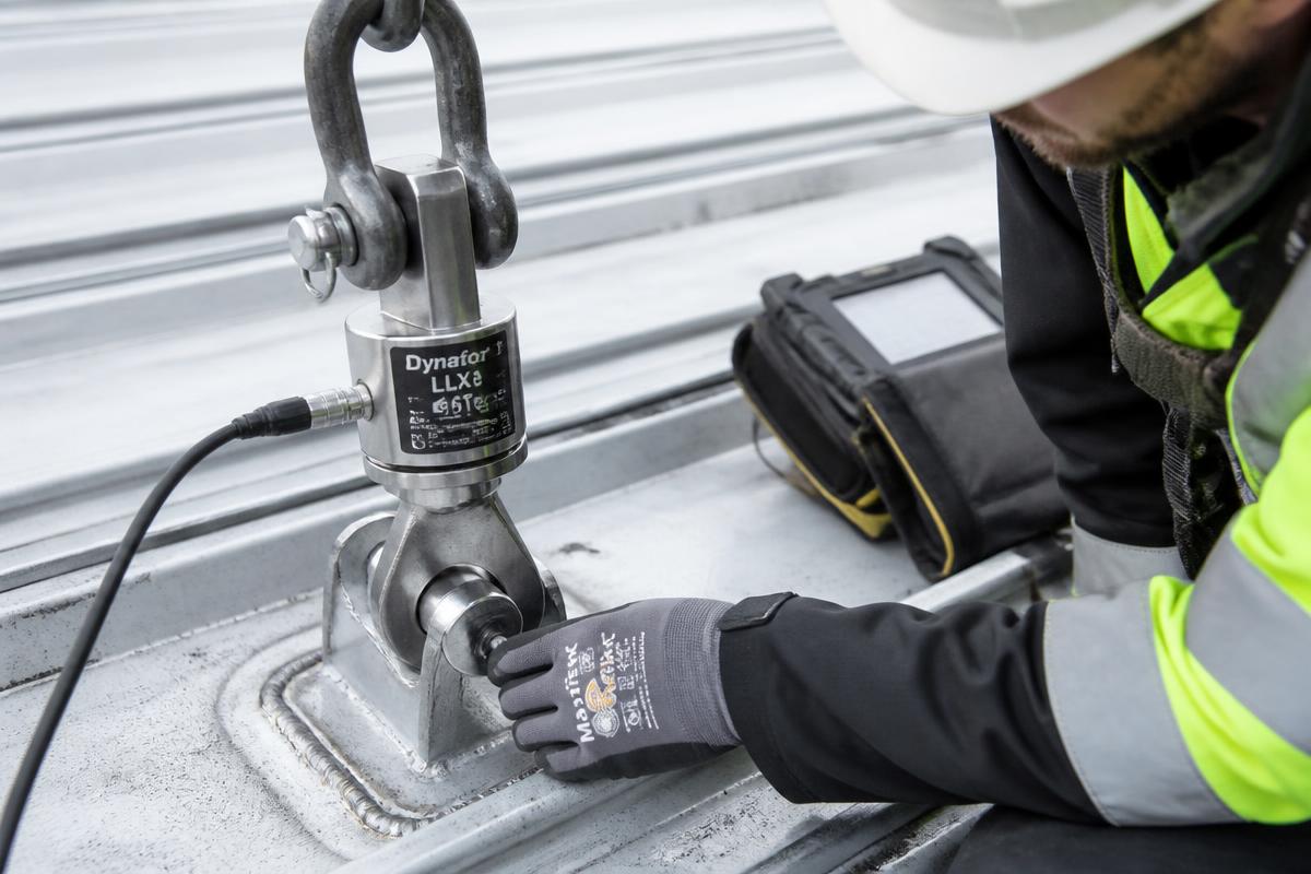 GA1 anchor point and pad eye proof load testing with a load cell on a steel structure
